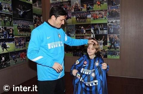 APPIANO GENTILE - The meeting between Zanetti and Filippo takes place in front of scenes of Nerazzurri history