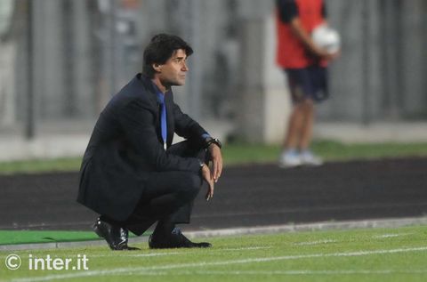 GUBBIO - Bernazzani directs the Primavera team from the edge of the pitch 