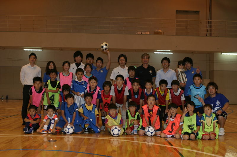 TOKYO - A group photo with Marco Monti and the children of Technos College