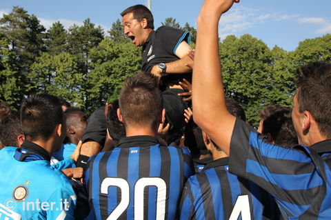 ABBADIA - Coach Cerrone goes for a ride