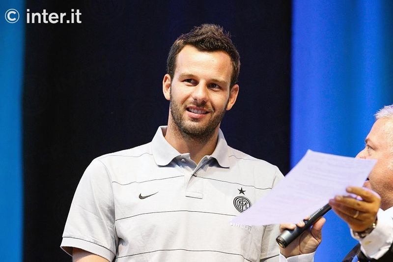 PINZOLO - Samir Handanovic greets his new fans