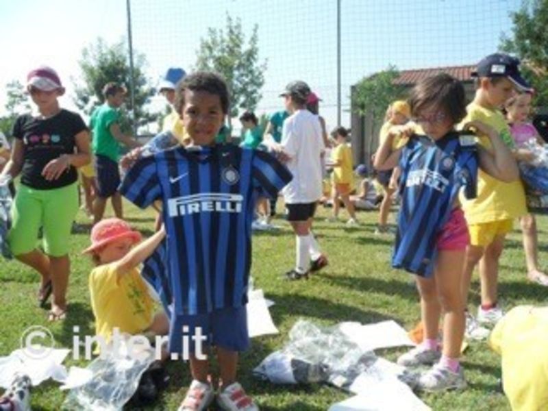I bambini di Bomporto felicissimi con la maglia nerazzurra