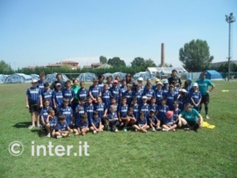 Foto di gruppo nerazzurro a Bomporto