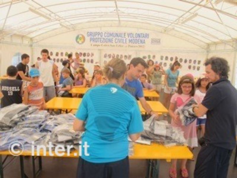 Ordinatamente si comincia la vestizione a San Felice sul Panaro