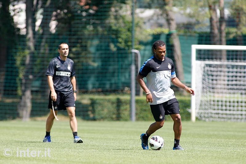 APPIANO GENTILE - Obi watched closely by rehabilitation coach Andrea Scanavino
