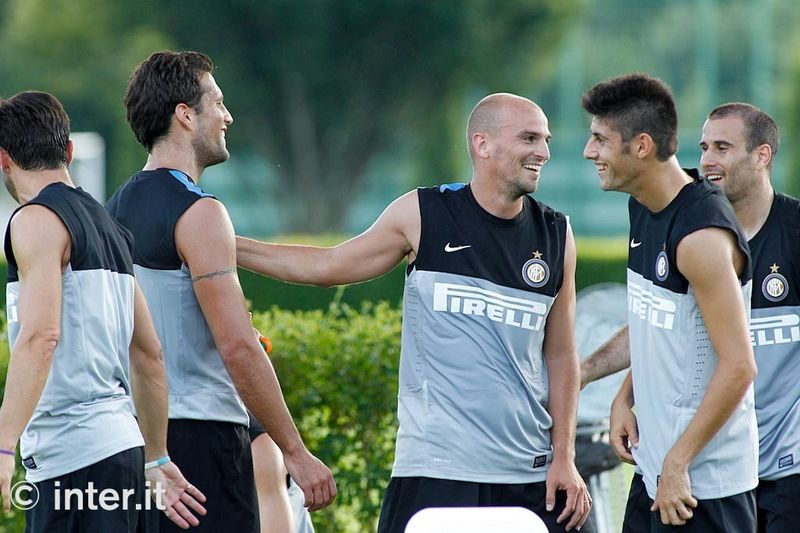 APPIANO GENTILE - Sorrisi tutti argentini tra Cambiasso e Silvestre