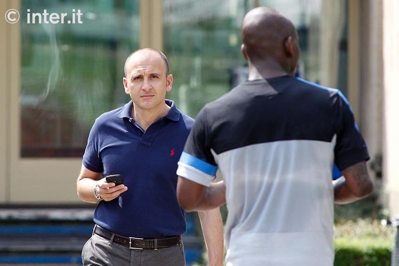 APPIANO GENTILE - Sporting director Piero Ausilio was there to welcome Mudingayi to Inter