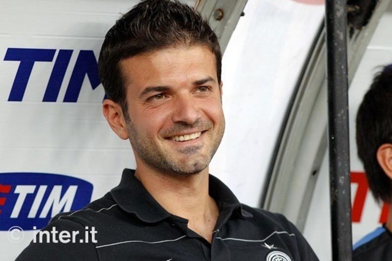 BARI - Il sorriso di Andrea Stramaccioni, al suo primo Trofeo Tim