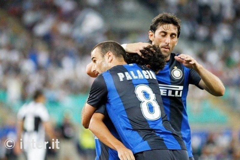 BARI - Palacio e Milito si coccolano il giovane talento brasiliano