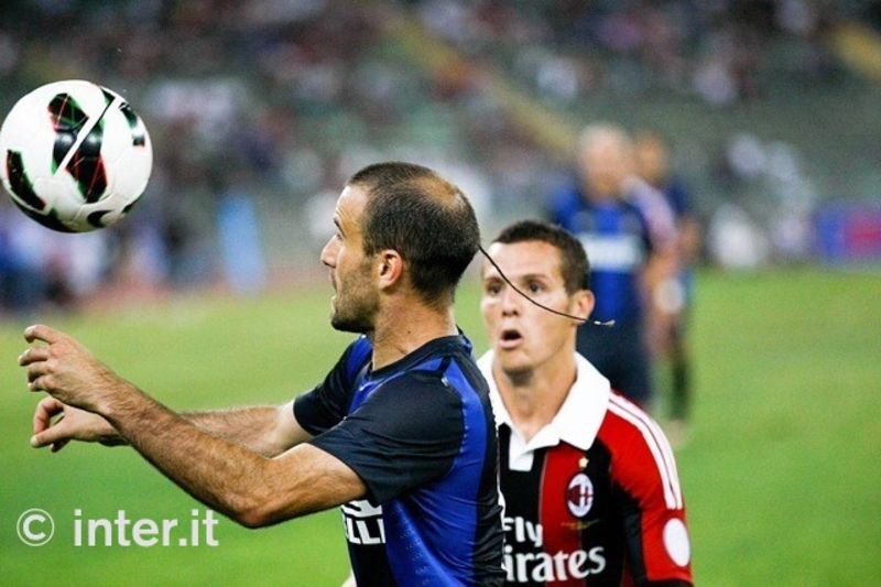 BARI - Palacio with the ball during the match against AC Milan