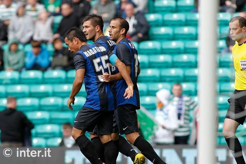 GLASGOW - Nagatomo and Livaja celebrate the equaliser with Palacio 