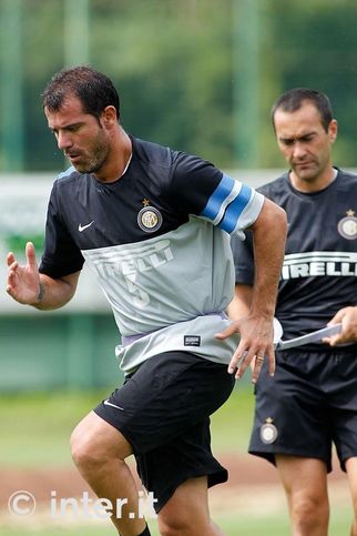         APPIANO GENTILE - Stankovic in campo col riatletizzatore Scanavino