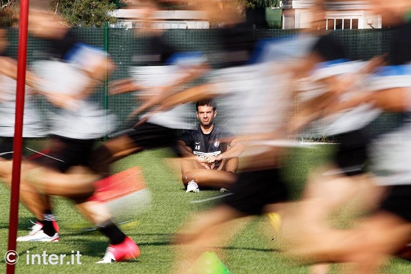 APPIANO GENTILE - Stramaccioni getting a special view of the action