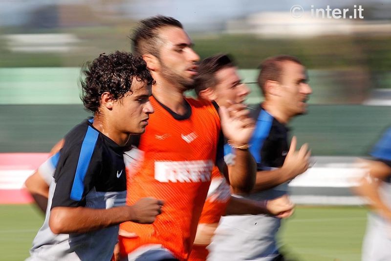 APPIANO GENTILE - It's Philippe Coutinho in the foreground 