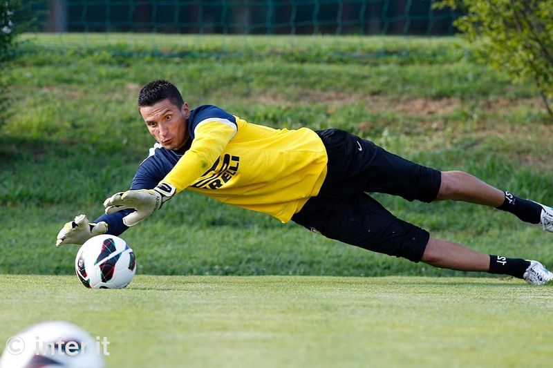APPIANO GENTILE - Luca Castellazzi diving to reach the ball