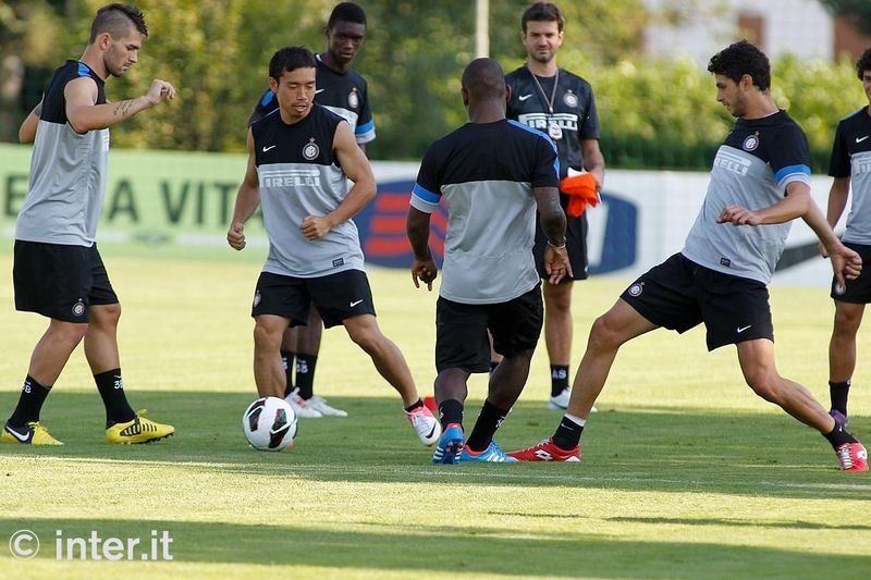 APPIANO GENTILE - Nerazzurri during a game of keep-ball