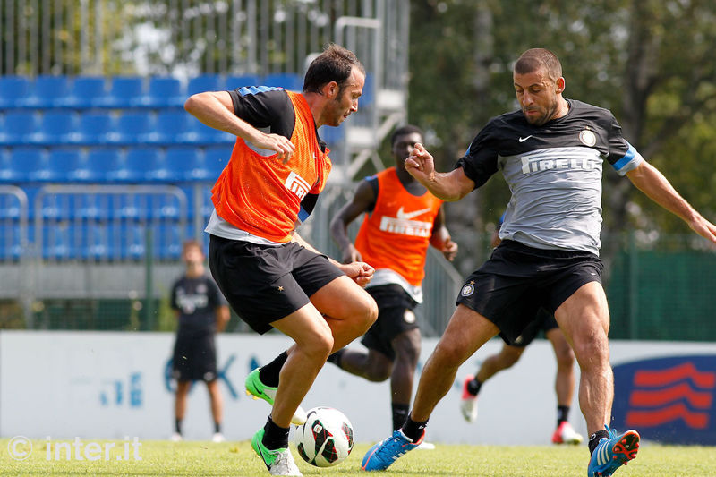 APPIANO GENTILE - Pazzini takes on Samuel
