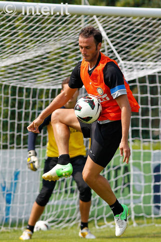 APPIANO GENTILE - Pazzini brings it down