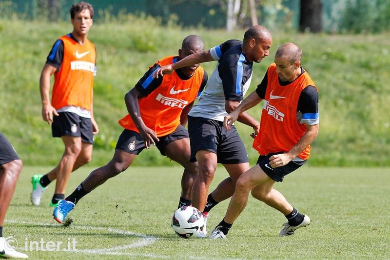 APPIANO GENTILE - Jonathan tries to get by Palacio
