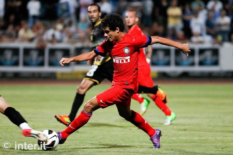 LOCARNO - Coutinho touches the ball with the outside of his left on a run