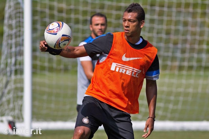 APPIANO GENTILE - All Guarin is thinking about is trapping that ball