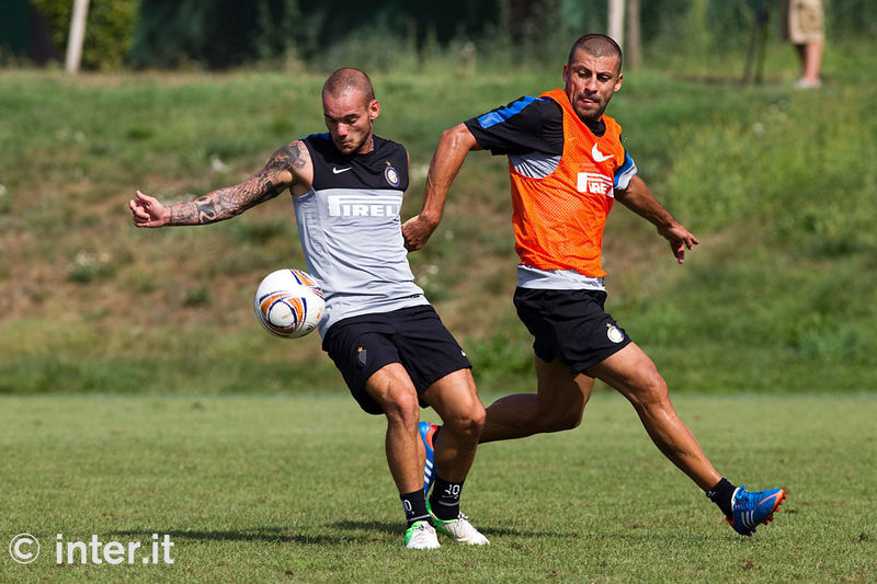 APPIANO GENTILE - After the captain, Samuel's next opponent is Sneijder