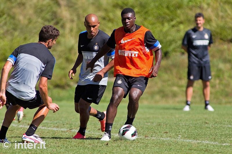 APPIANO GENTILE - Alfred Duncan in the thick of the action in training