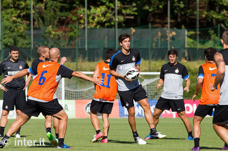 APPIANO GENTILE - Al lavoro: in campo con Ricky Alvarez