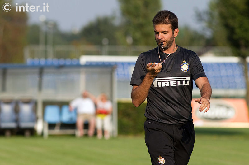 APPIANO GENTILE - Pronti per il gioco in campo, Stramaccioni fischia