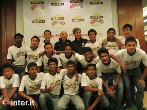 MILANO - I ragazzi indiani del Tata Tea Jaago Re Inter Milan Soccer Stars