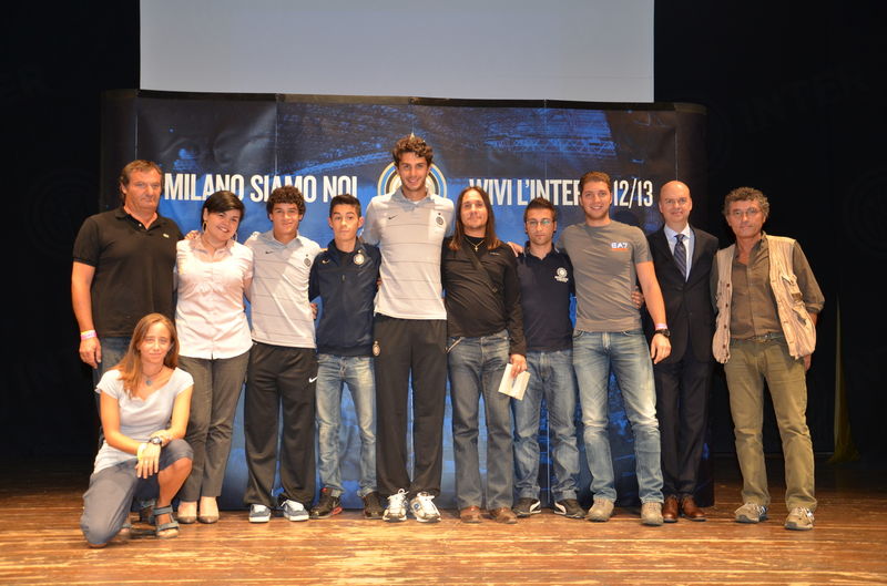    Spazio alle foto di gruppo con i due campioni nerazzurri