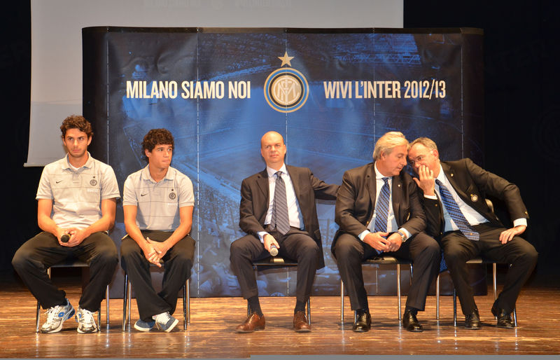     Sul palco gli ospiti della tappa di Wivi l'Inter a Torino