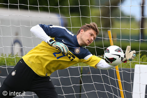 Goalkeepers at work ahead of Inter v Udinese