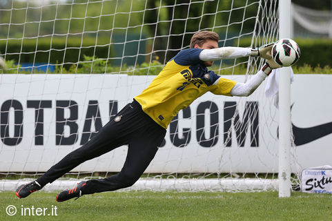 Goalkeepers at work ahead of Inter v Udinese