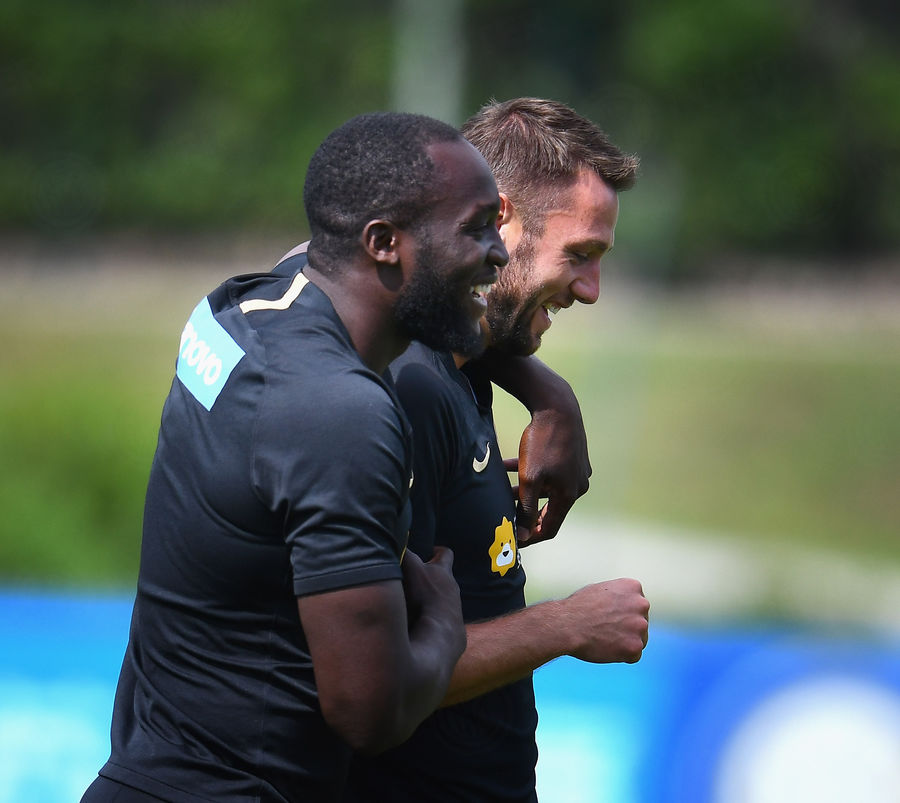 Doppia seduta di allenamento al Centro Sportivo Suning